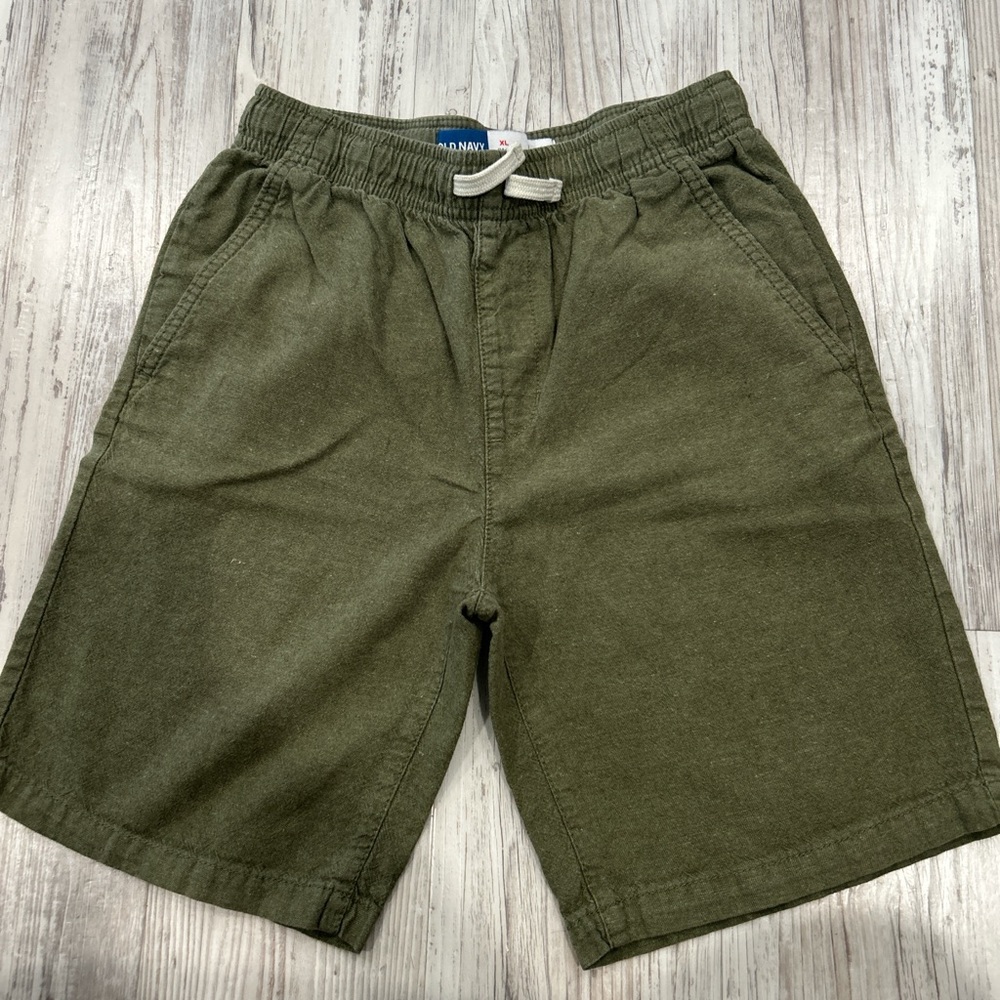 Old Navy Men's Dark Green Flat Front Shorts